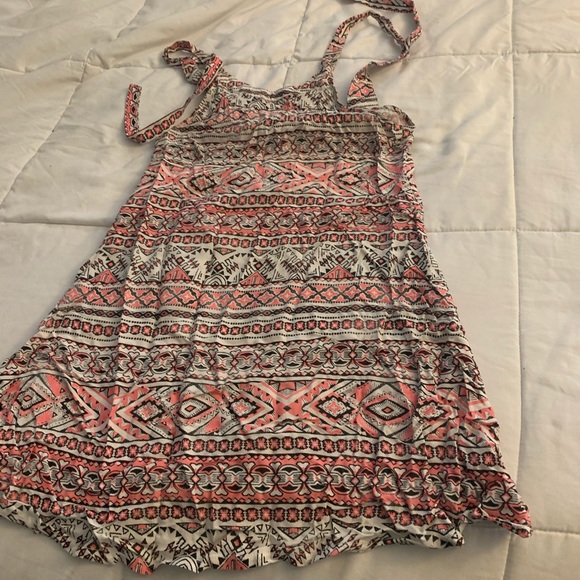 5.00 each really need the space - Picture 5 of 9